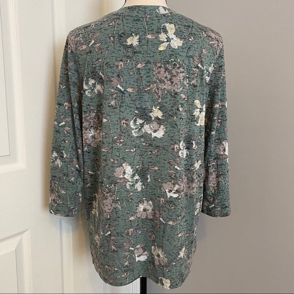 ERIKA Adira Floral Burnout Front Lace Up Dance Top - Picture 6 of 7